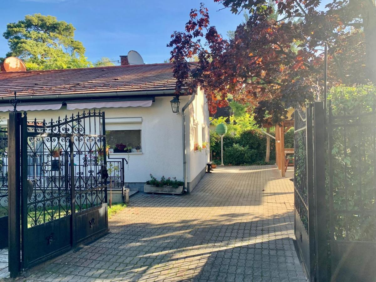 Rose Apartman Балатонлеле Екстериор снимка