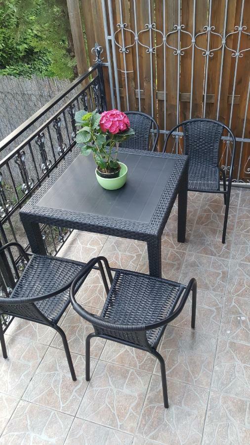 Rose Apartman Балатонлеле Екстериор снимка